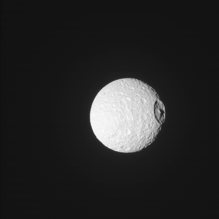 saturn ग्रह का अपना चंद्रमा mimas । Saturn's moon Mimas which looks incredible