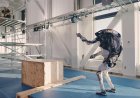 Boston Dynamics: रोबोटिक्स की दुनिया का बादशाह, जो इंसानों जैसे चलने-दौड़ने वाले रोबोट बनाता है