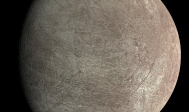 Europa: बृहस्पति का रहस्यमयी बर्फीला चंद्रमा जहाँ छिपा हो सकता है जीवन का महासागर | क्या पृथ्वी के बाहर जीवन यहीं मिलेगा?